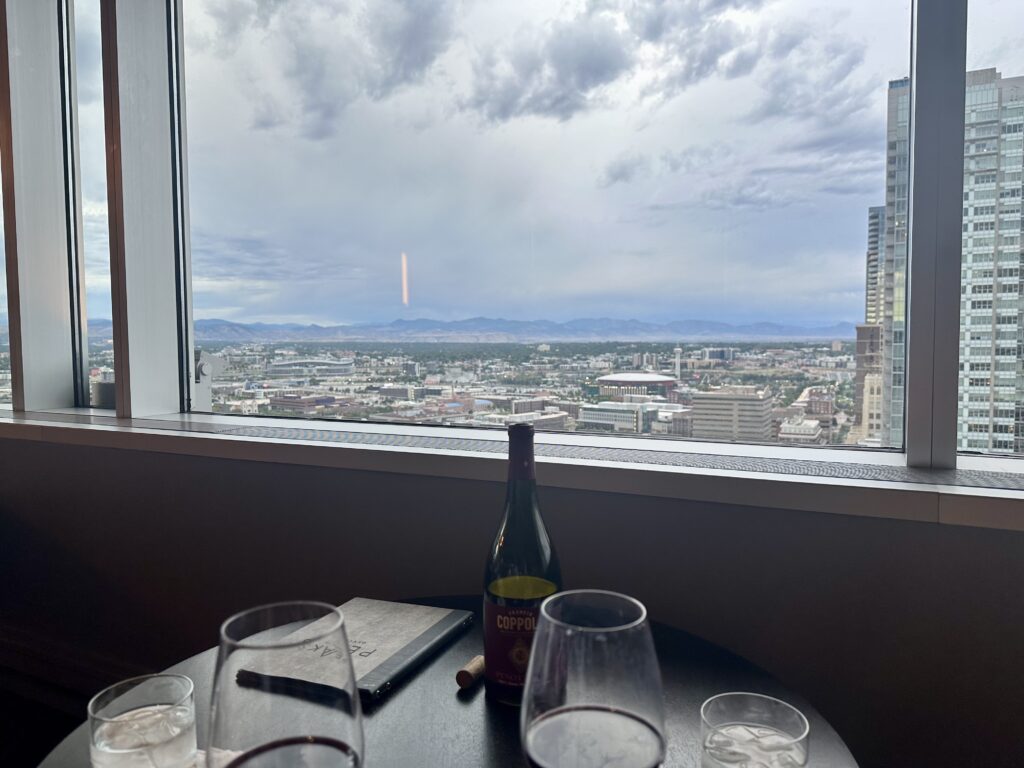 Peaks Lounge